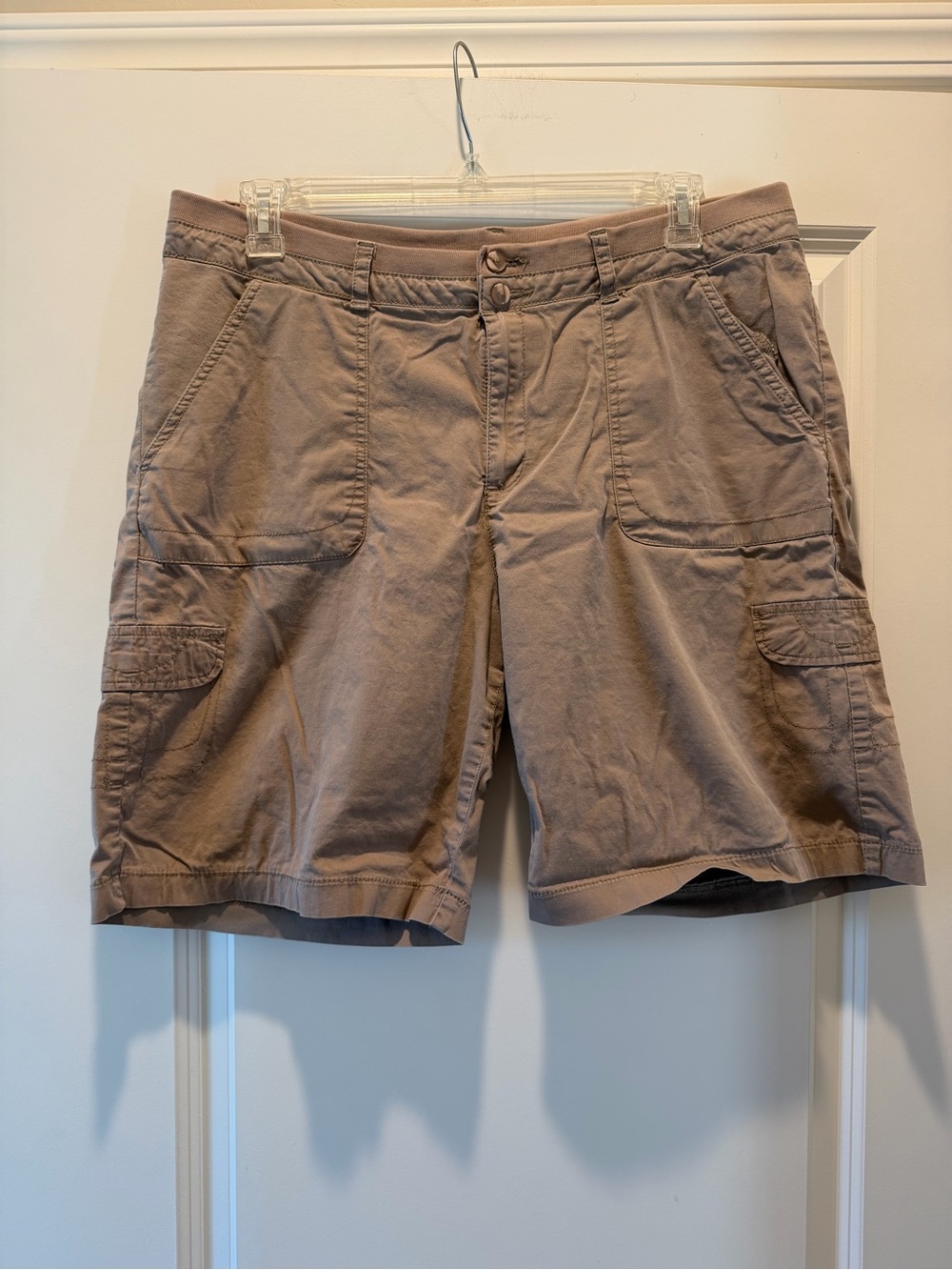 Lee Women’s Cargo Shorts in Taupe Brown